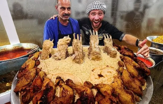 (ویدئو) غذای خیابانی محبوب در عراق؛ از آب نخود و املت گوشت تا کباب کوبیده