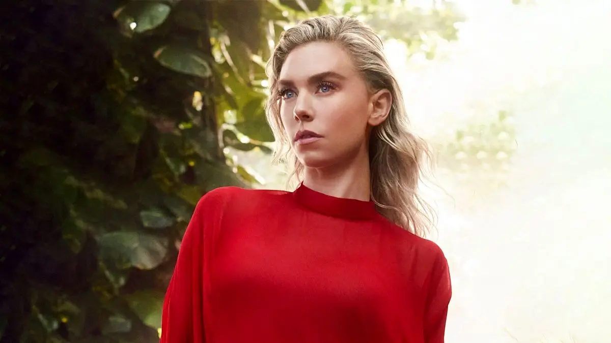 بهترین رنگ لباس برای تناژ پوست سرد