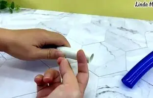 (ویدئو) اگر شلنگ آب سوراخ شد، به این شکل آسان سریعا تعمیرش کنید