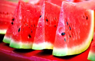 (ویدئو) با این ترفند همیشه هندونه ی شیرین آب دار می خری!