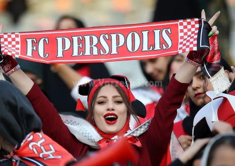 (ویدئو) ظاهر جالب یک هوادار خانم پرسپوليس با استایل سرخپوستی!