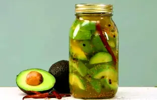 طرز تهیه و ارزش غذایی ترشی آووکادو