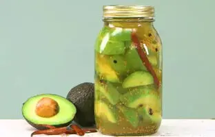 طرز تهیه و ارزش غذایی ترشی آووکادو