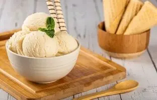 ۷ نکته مهم برای تهیه بستنی ساده خانگی + طرز تهیه بستنی ساده وانیلی