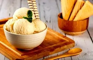 ۷ نکته مهم برای تهیه بستنی ساده خانگی + طرز تهیه بستنی ساده وانیلی