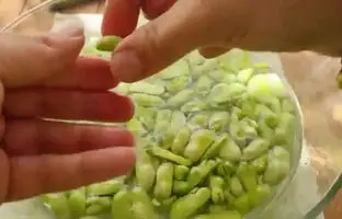 (ویدئو) 2 روش درخشان و خلاقانه برای پاک کردن سرعتی باقالی در خانه