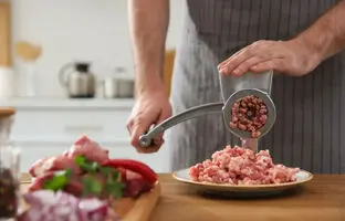 (ویدئو) ترفند ساده تیز کردن چرخ گوشت