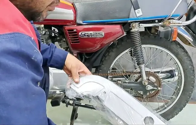 (ویدئو) آموزش پنچرگیری، تنظیم زنجیر و قاب زنجیر آسان موتورسیکلت