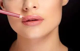 با مداد لب میشه چشمو آرایش کرد؟