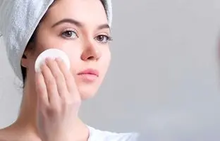 راهنمای پاک کردن اصولی آرایش صورت + پاک کننده‌های طبیعی