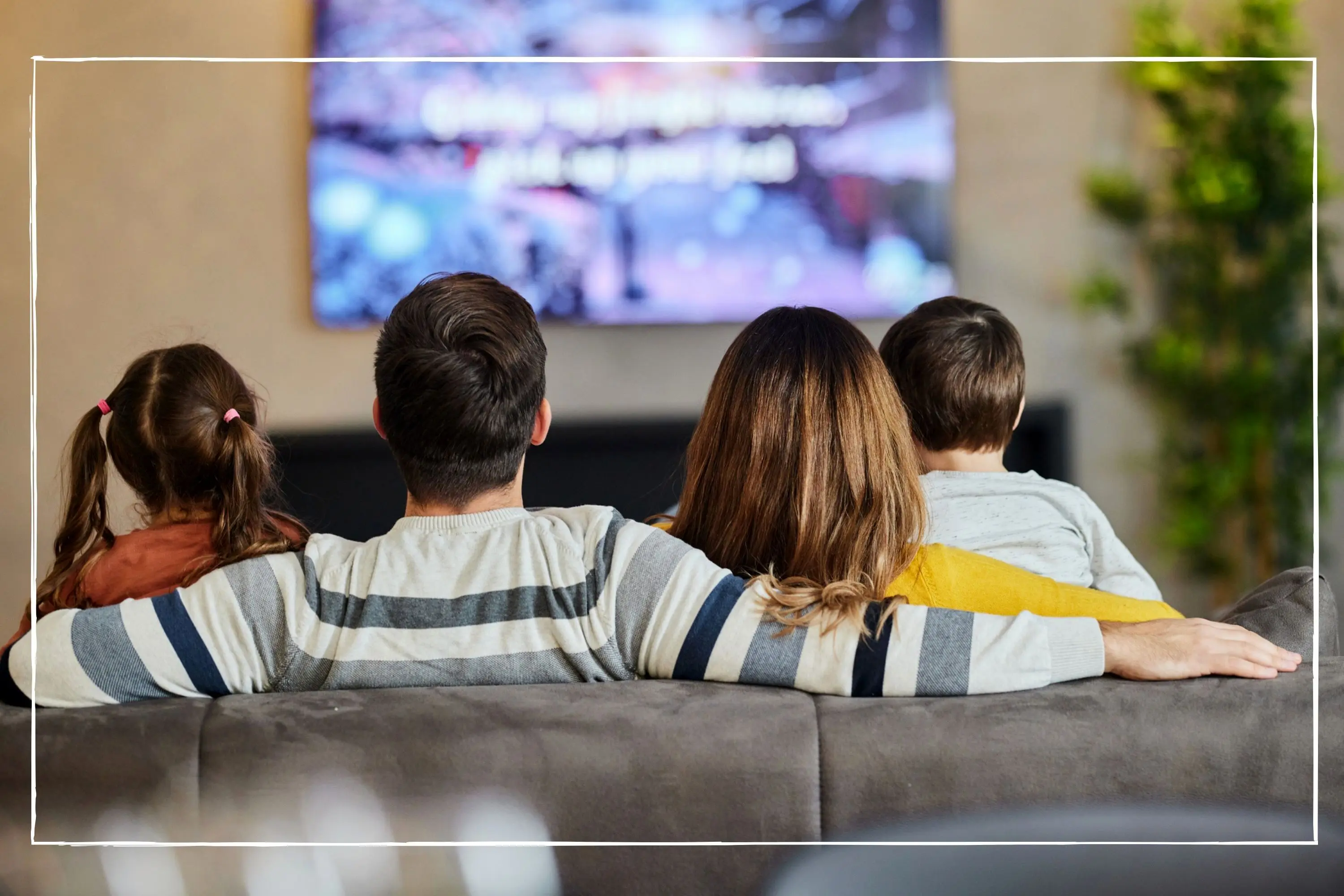 ارزان ترین تلویزیون هوشمند 65 اینچی چند؟