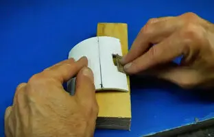 (ویدئو) نحوه ساخت آسان یک پایه موبایل کاربردی با استفاده از لوله پی وی سی