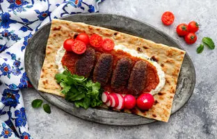 (ویدئو) طرز تهیه ناز لقمه؛ یک نهار معرکه برای عاشقان شامی کباب