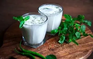 (ویدئو) یک ترفند ساده و سریع: چه کنیم نعناع توی دوغ معلق بمونه؟