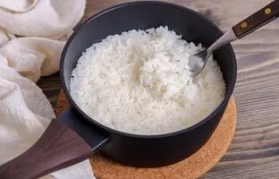 (ویدئو) یک ترفند ساده و سریع: فوت و فن برنج آبکش مجلسی رو یاد بگیر