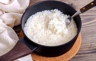(ویدئو) یک ترفند ساده و سریع: فوت و فن برنج آبکش مجلسی رو یاد بگیر
