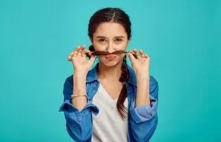 قوی ترین روش طبیعی برای وکس و از بین بردن سبیل زنان بدون درد