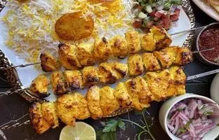 (ویدئو) یک ترفند ساده و سریع: خوشمزه ترین روش طعم دادن جوجه کباب اینه