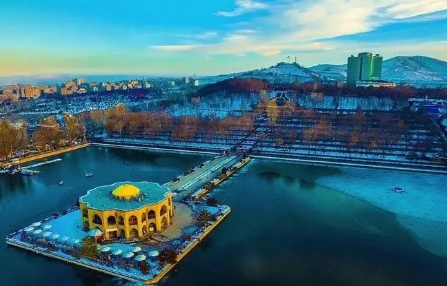 اگر اردیبهشت رفتی تبریز می‌تونی توی این پارک ها چادر بزنی!