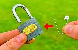 (ویدئو) دیگر نیازی به قفل ساز ندارید؛ سه روش برای باز کردن قفل بدون کلید!