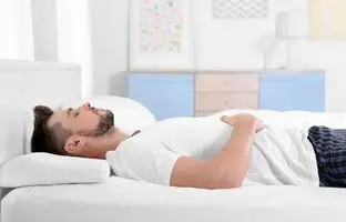 راه‌های کم کردن فشار به دیسک کمر در خواب