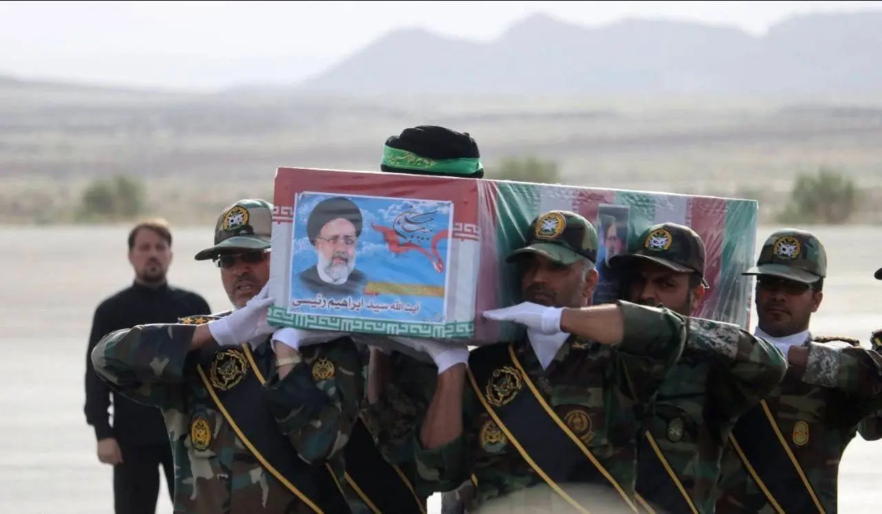 (ویدئو) ورود پیکر رئیس جمهور فقید به حرم رضوی