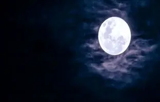 (ویدئو) عکس خانوادگی که روی سطح ماه جا ماند