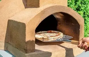 (ویدئو) نحوه ساخت یک تنور کم هزینه مخصوص پیتزا در فضای باز