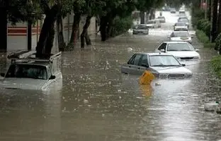 (ویدئو) بارش تگرگ سیل‌آسا در این شهر ایران | حجم بارش ها را ببیند