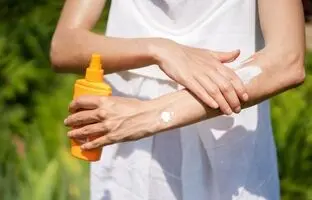 صفر تا صد استفاده مؤثر از ضد آفتاب؛ چه سطحی از SPF برای شما مناسب است؟