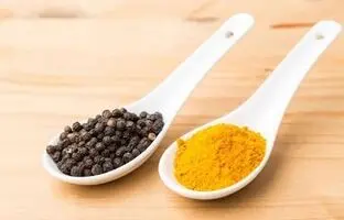 مهم ترین خواص ترکیب زردچوبه و فلفل سیاه