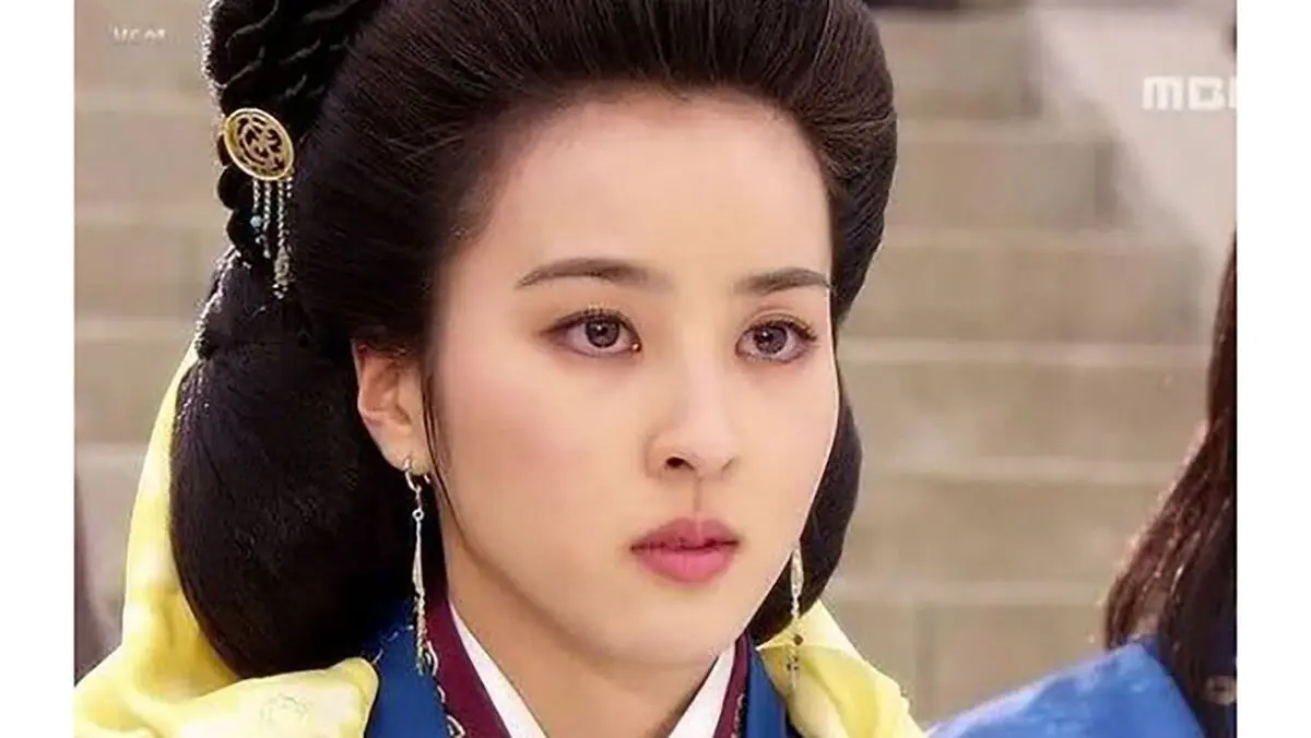 (تصاویر) تیپ و چهره تازه «سوسانو» در مسابقه استعدادیابی تلویزیونی اش