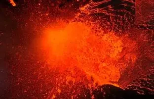 (ویدئو) فیلم باورنکردنی یک پهپاد از فوران آتشفشان در ایسلند