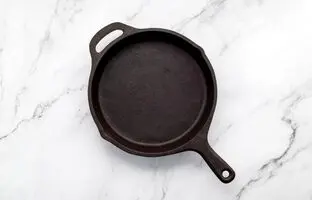 تمیز کردن ظروف چدنی سوخته و قدیمی + آموزش کامل