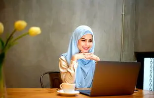 این خانم خوشبخت ترین کارمند جهان شد