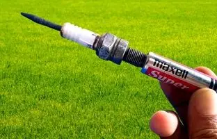 (ویدئو) چگونه یک دستگاه جوش ساده با شمع خودرو در خانه بسازیم؟
