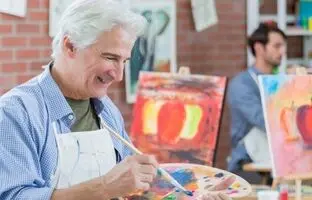 ۸ عادت روزانه افرادی که در دهه ۶۰ زندگی خود تیزبین و باهوش هستند