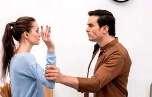 با مرد خیانت کار چه باید کرد؟