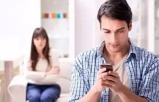 خرده-‌خیانت‌های اینترنتی و آموزش روش‌های جاسوسی: روان‌شناسان چه نظری دارند؟