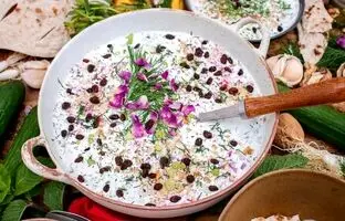 10 خاصیت شگفت‌انگیز آب دوغ خیار که باید بدانید