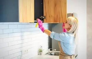درخانه اسپری براق کننده سنگ گرانیت بسازید + روش
