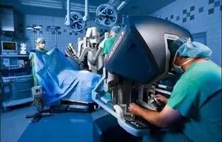 جراحی با دست‌های رباتیک از ۸۰۰۰ کیلومتری: شاهکاری شگفت‌انگیز در دنیای پزشکی