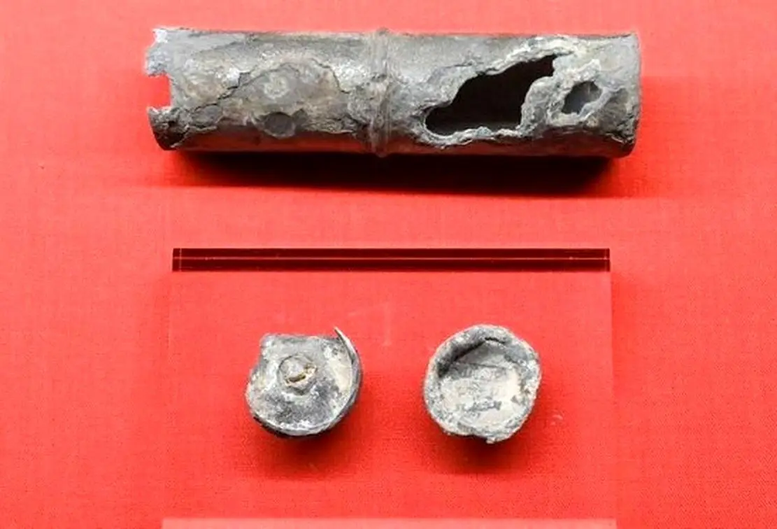 استوانۀ فلزی که 30 سال در موزه نگهداری شده بود «کپسول زمان» از آب درآمد