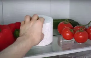 تازه نگه داشتن مواد غذایی یخچال با رول دستمال توالت