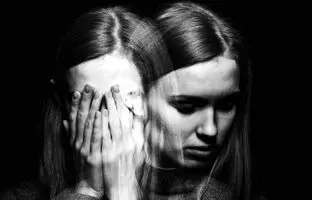 سردرگم در دنیای خلق و خو؟ افسردگی یا دوقطبی؛ چگونه تفاوت را تشخیص دهیم؟