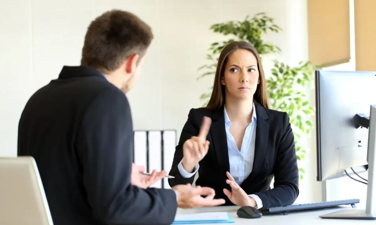 چیزهایی که هرگز نباید به رئیس خود بگویید!