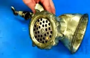 (ویدئو) روشی جالب برای تیز کردن تیغه چرخ گوشت در 5 دقیقه!