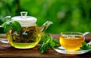 چرا نباید زیاد دمنوش بخوریم؟