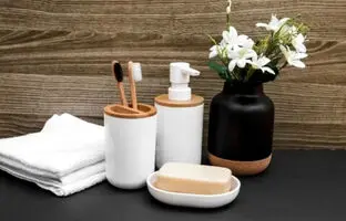 چرا نباید مسواکتان را در دستشویی بگذارید؟