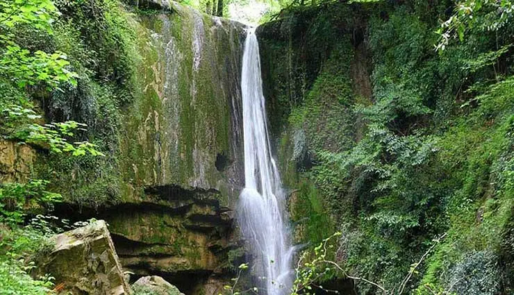 زیباترین آبشارهای تهران و اطراف تهران برای سفر یک روزه خنک در دل تابستان